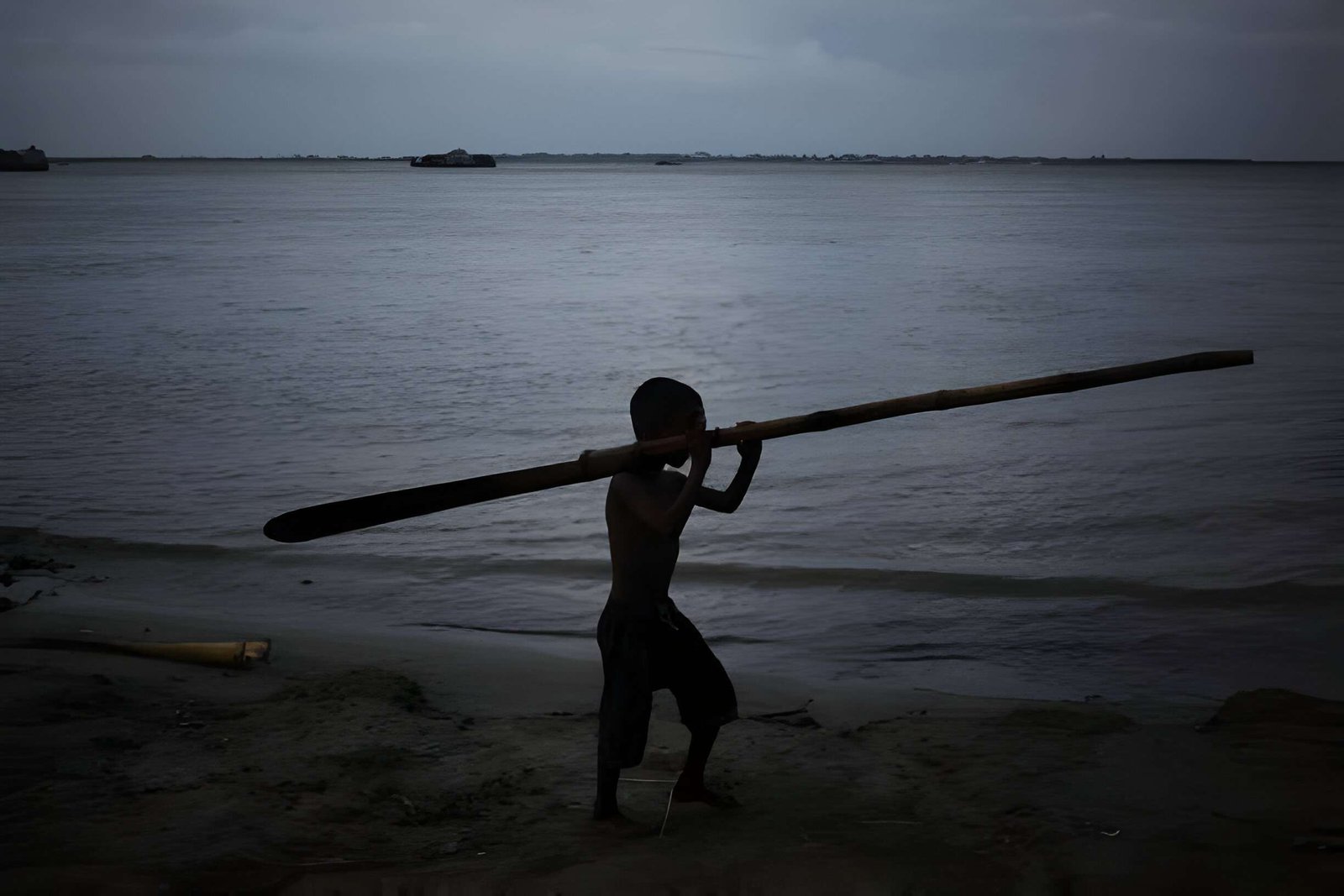 Padma River Paragraph